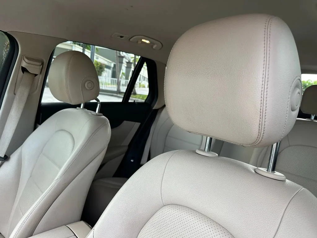 2016 Mercedes Benz GLC 300 photo 20