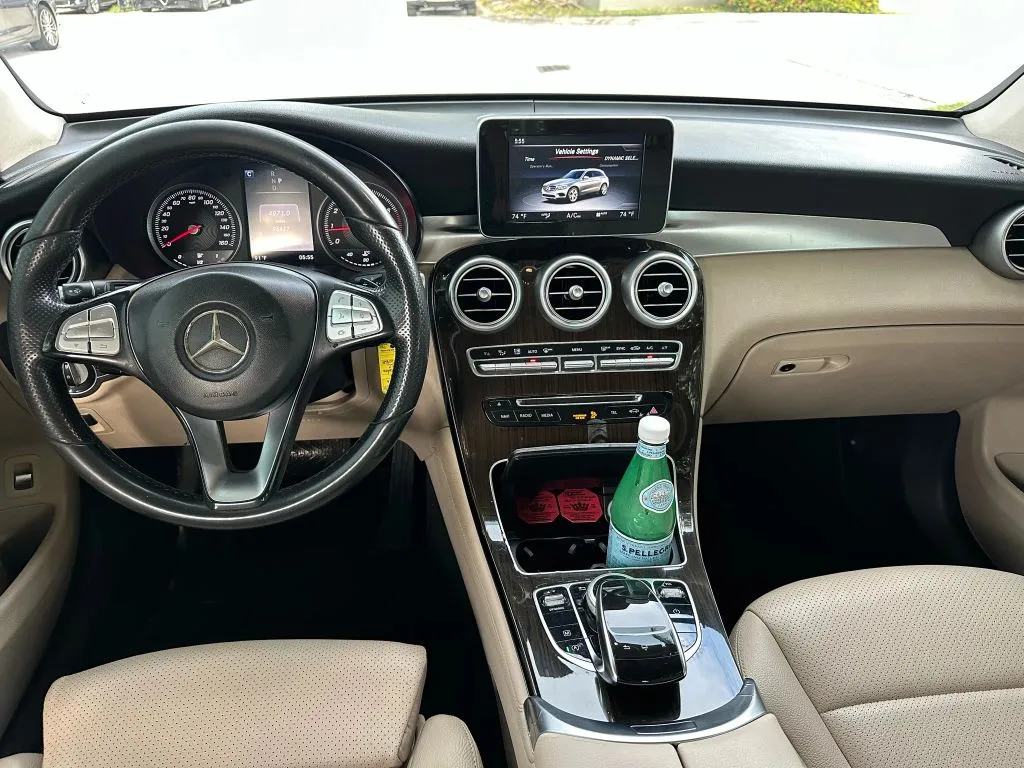 2016 Mercedes Benz GLC 300 photo 9