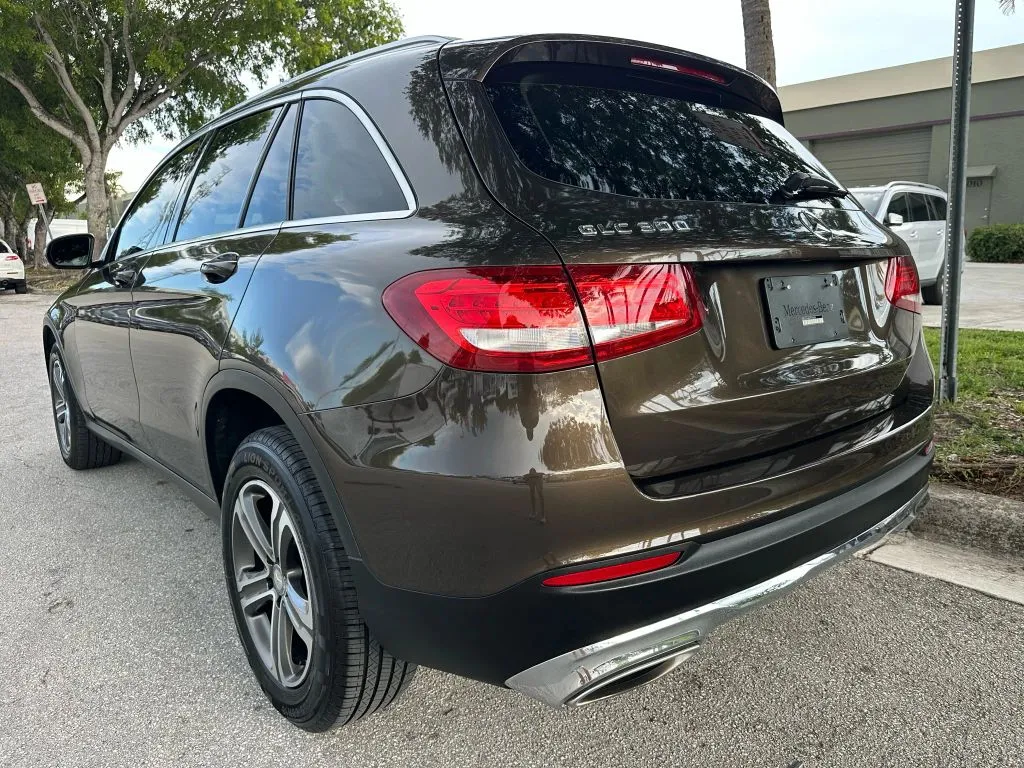 2016 Mercedes Benz GLC 300 photo 10