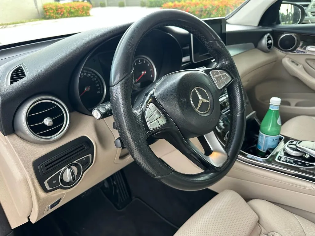 2016 Mercedes Benz GLC 300 photo 7