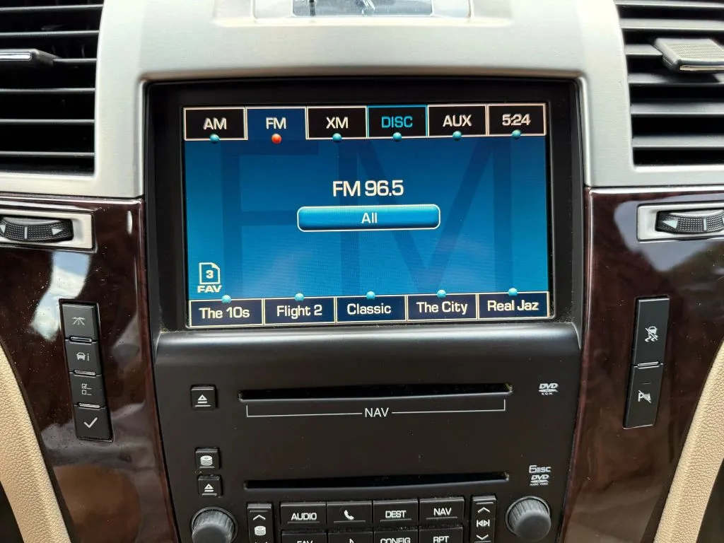 2010 Cadillac Escalade Sport photo 21