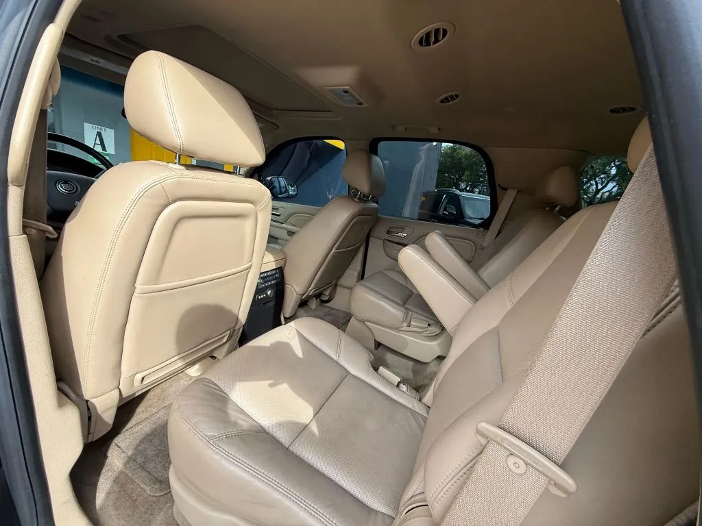 2010 Cadillac Escalade Sport photo 19