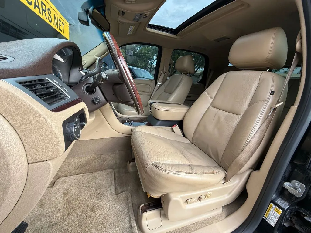 2010 Cadillac Escalade Sport photo 7