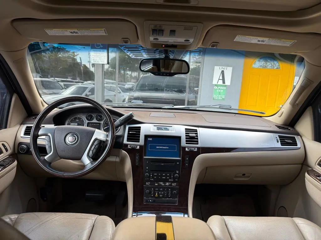 2010 Cadillac Escalade Sport photo 13