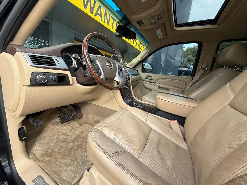 2010 Cadillac Escalade Sport photo 16