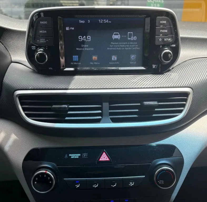 2019 Hyundai Tucson SE Sport photo 3