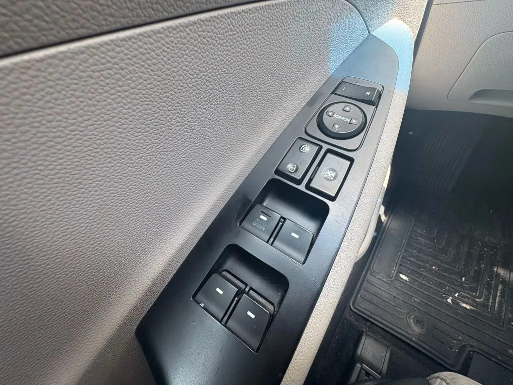 2019 Hyundai Tucson SE Sport photo 16