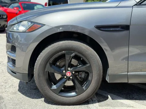 More photos of 2018 Jaguar F-PACE 25t Premium Sport Utility 4D at Wanted Cars, FL