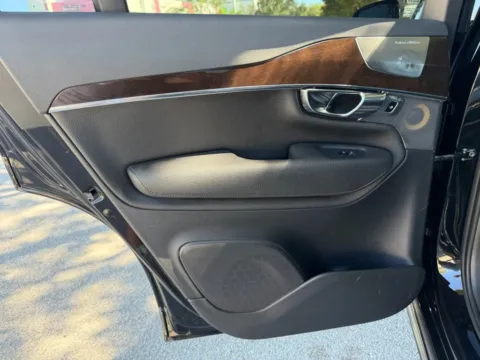 More photos of 2016 Volvo XC90 T6 Momentum Sport Utility 4D at Wanted Cars, FL