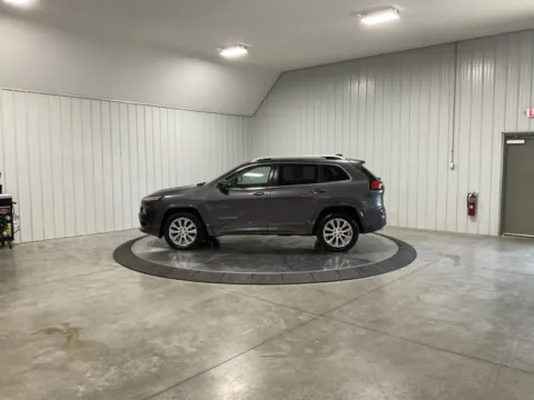 More photos of 2018 Jeep Cherokee Overland at True North Auto Sales, IN