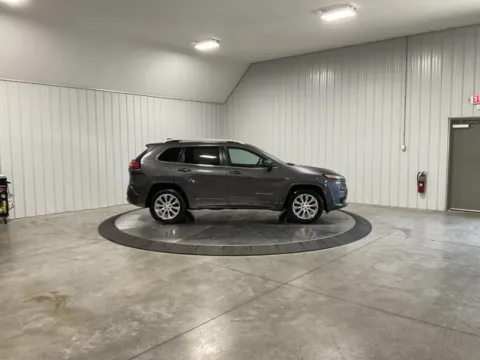 More photos of 2018 Jeep Cherokee Overland at True North Auto Sales, IN