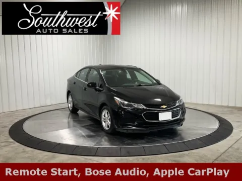 Black 2018 Chevrolet Cruze LT for sale in Fort Wayne, IN