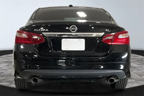 More photos of 2018 Nissan Altima 2.5 SL at True North Auto Sales, IN