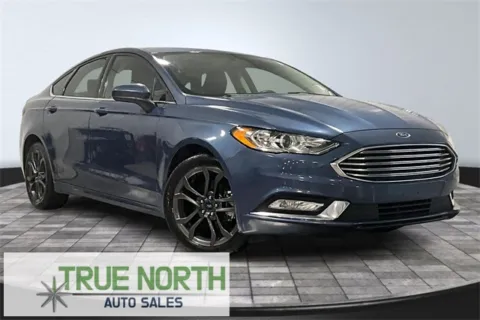 Blue 2018 Ford Fusion SE for sale in Fort Wayne, IN