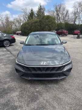 Gray 2024 Hyundai Elantra SEL for sale in Fort Wayne, IN