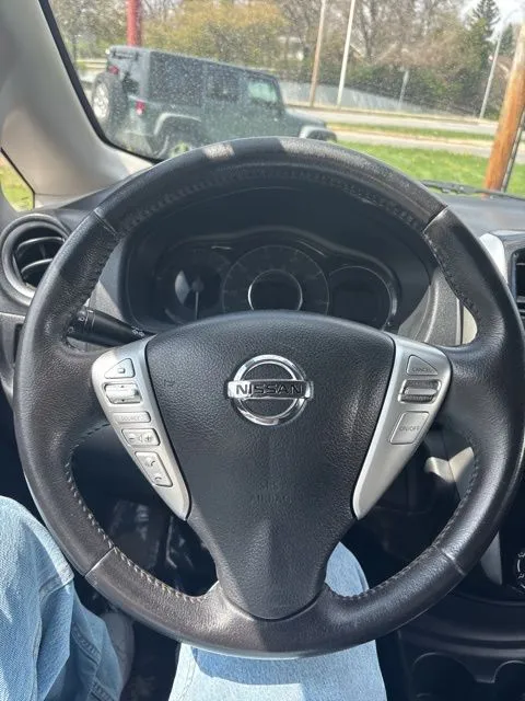 2016 Nissan Versa Note 1.6 SV CVT's photo
