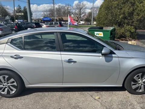 Another view of 2019 Nissan Altima 2.5 S for sale in Fort Wayne, IN at True North Auto Sales