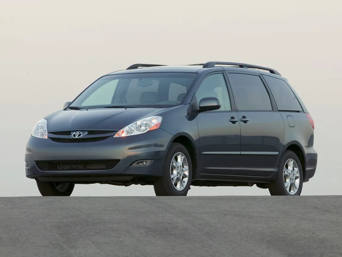 2007 Toyota Sienna LE for sale in Fort Wayne, IN