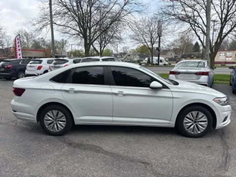 More photos of 2020 Volkswagen Jetta 1.4T S at True North Auto Sales, IN
