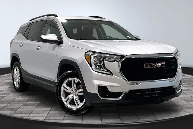 Silver 2022 GMC Terrain SLE for sale in Fort Wayne, IN