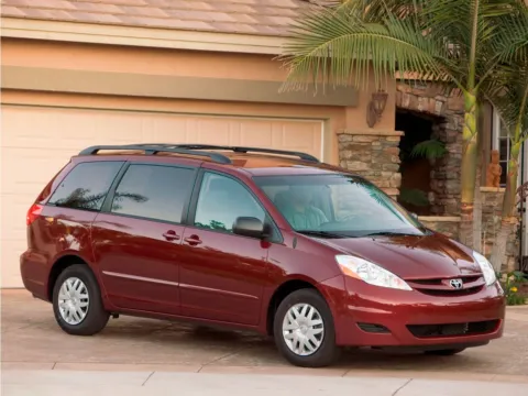 Brown 2006 Toyota Sienna LE for sale in Fort Wayne, IN