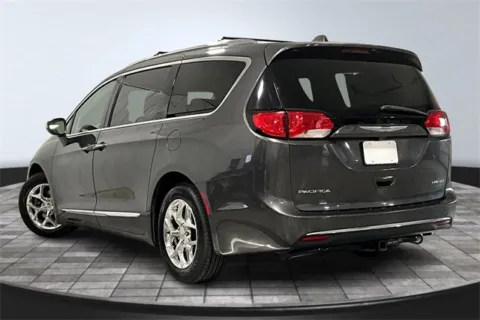 More photos of 2018 Chrysler Pacifica Limited at True North Auto Sales, IN