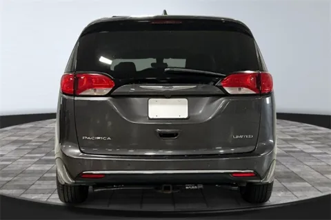 More photos of 2018 Chrysler Pacifica Limited at True North Auto Sales, IN