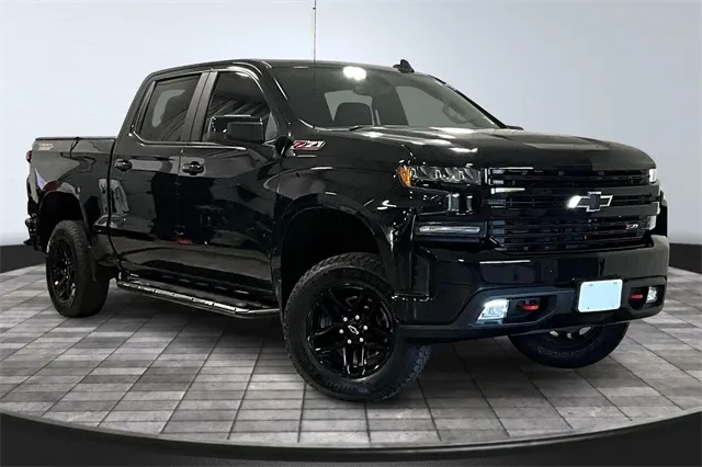 Black 2020 Chevrolet Silverado 1500 LT Trail Boss for sale in Fort Wayne, IN
