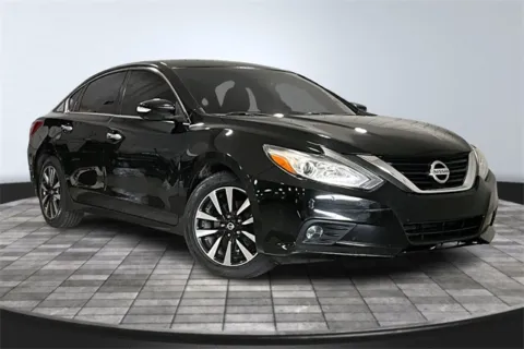 Black 2018 Nissan Altima 2.5 SL for sale in Fort Wayne, IN