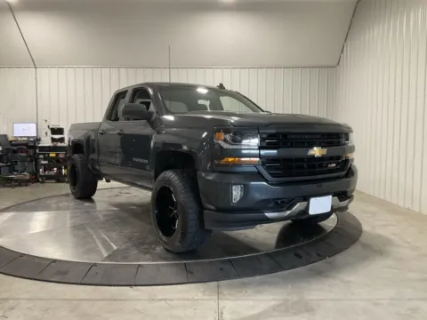 Gray 2018 Chevrolet Silverado 1500 LT for sale in Fort Wayne, IN