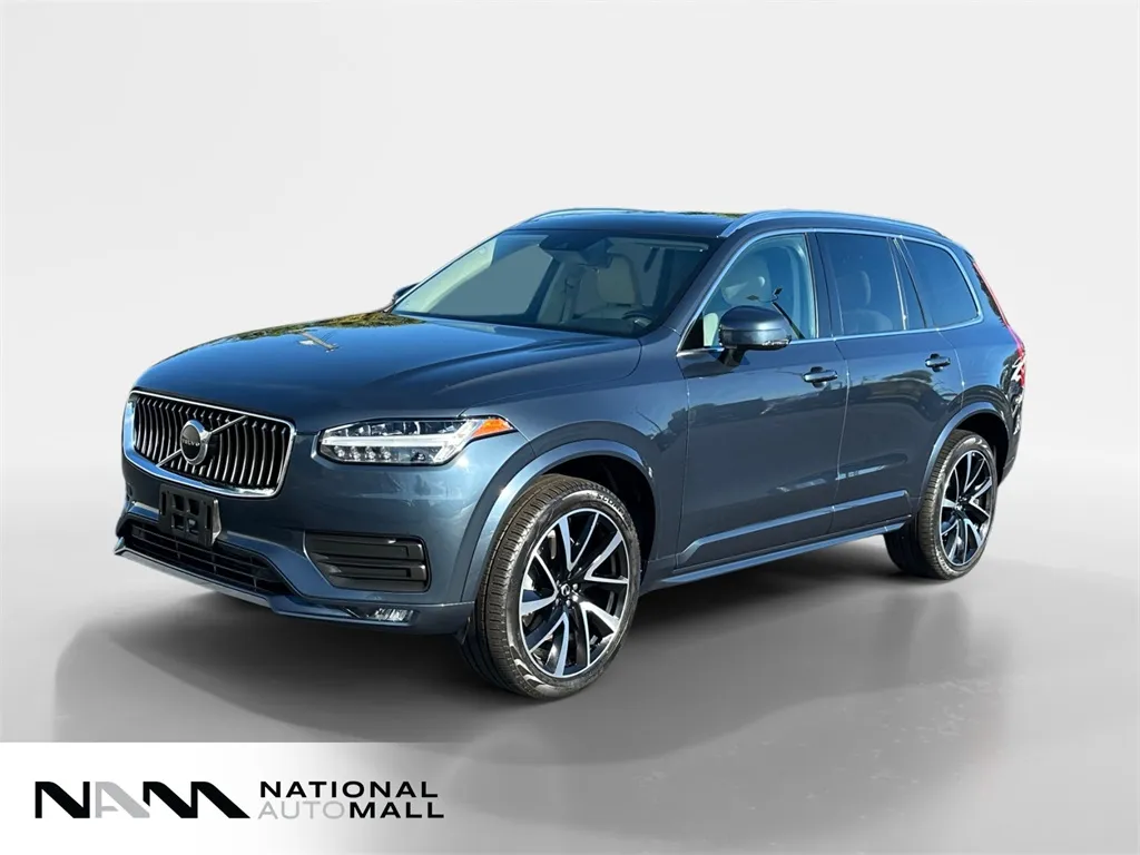 2020 Volvo XC90 Momentum's photo
