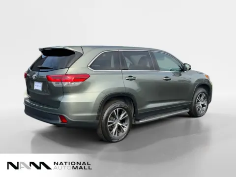 More photos of 2019 Toyota Highlander LE at National Auto Mall, FL