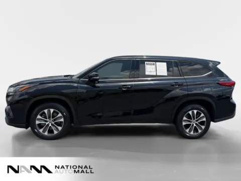 Photos of 2022 Toyota Highlander XLE for sale in Merritt Island, FL at National Auto Mall