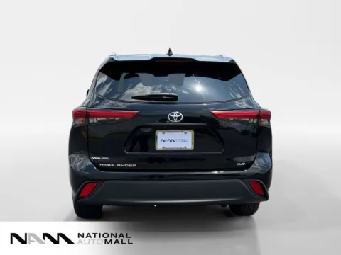 More photos of 2022 Toyota Highlander XLE at National Auto Mall, FL