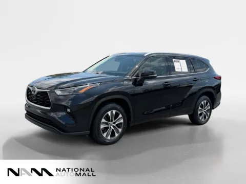 Black 2022 Toyota Highlander XLE for sale in Merritt Island, FL