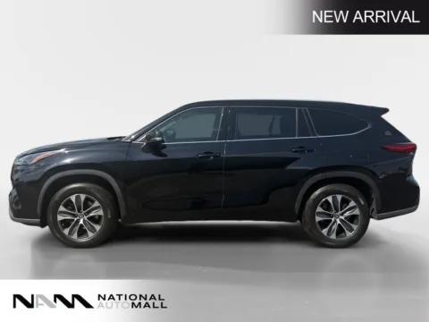 Photos of 2022 Toyota Highlander XLE for sale in Merritt Island, FL at National Auto Mall