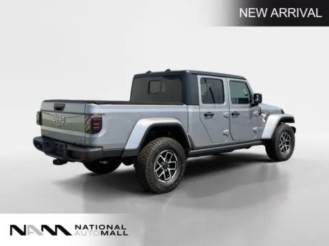 More photos of 2020 Jeep Gladiator Overland at National Auto Mall, FL