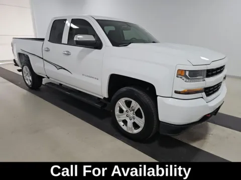 More photos of 2017 Chevrolet Silverado 1500 Custom at National Auto Mall, FL