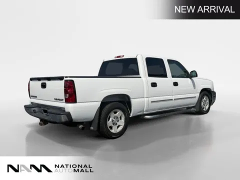 More photos of 2005 Chevrolet Silverado 1500 LS at National Auto Mall, FL