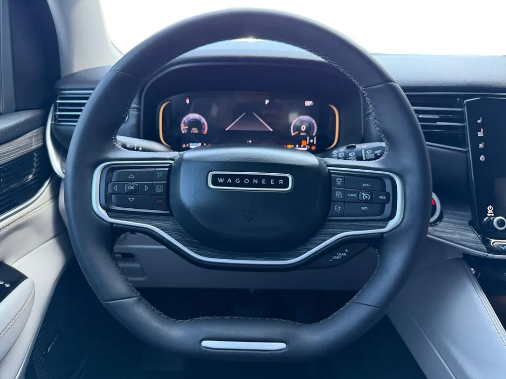2022 Jeep Wagoneer Series II - Photo 13