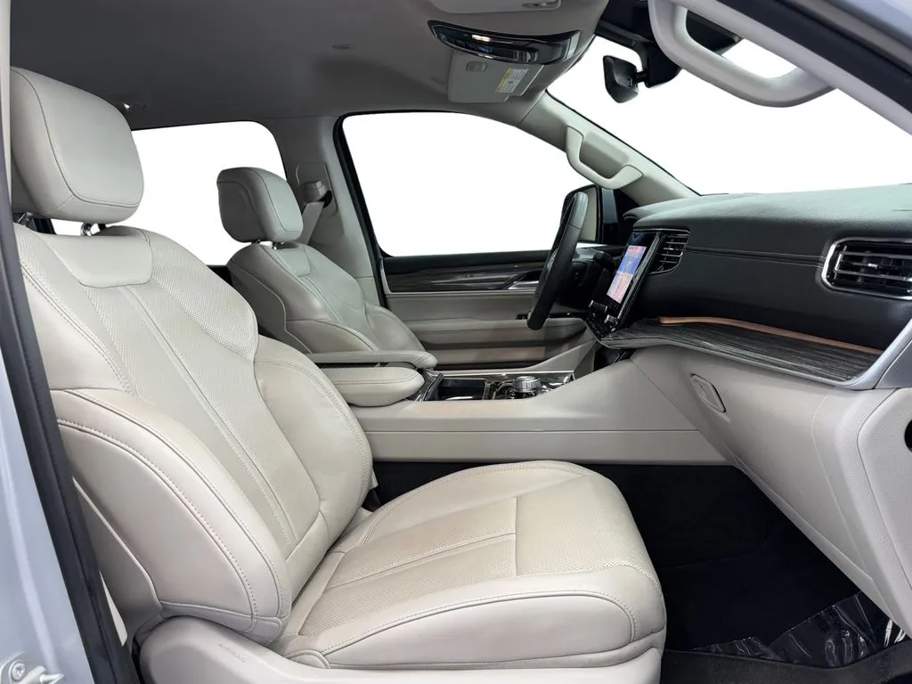 2022 Jeep Wagoneer Series II - Photo 17