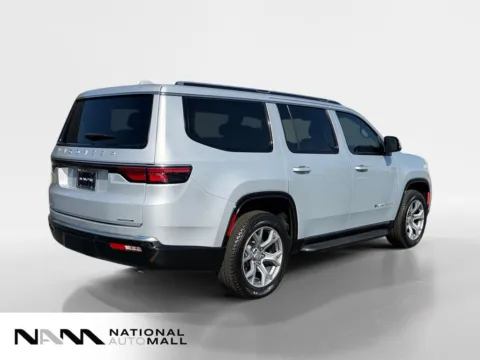 More photos of 2022 Jeep Wagoneer Series II at National Auto Mall, FL