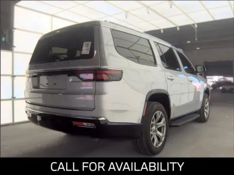 More photos of 2022 Jeep Wagoneer Series II at National Auto Mall, FL