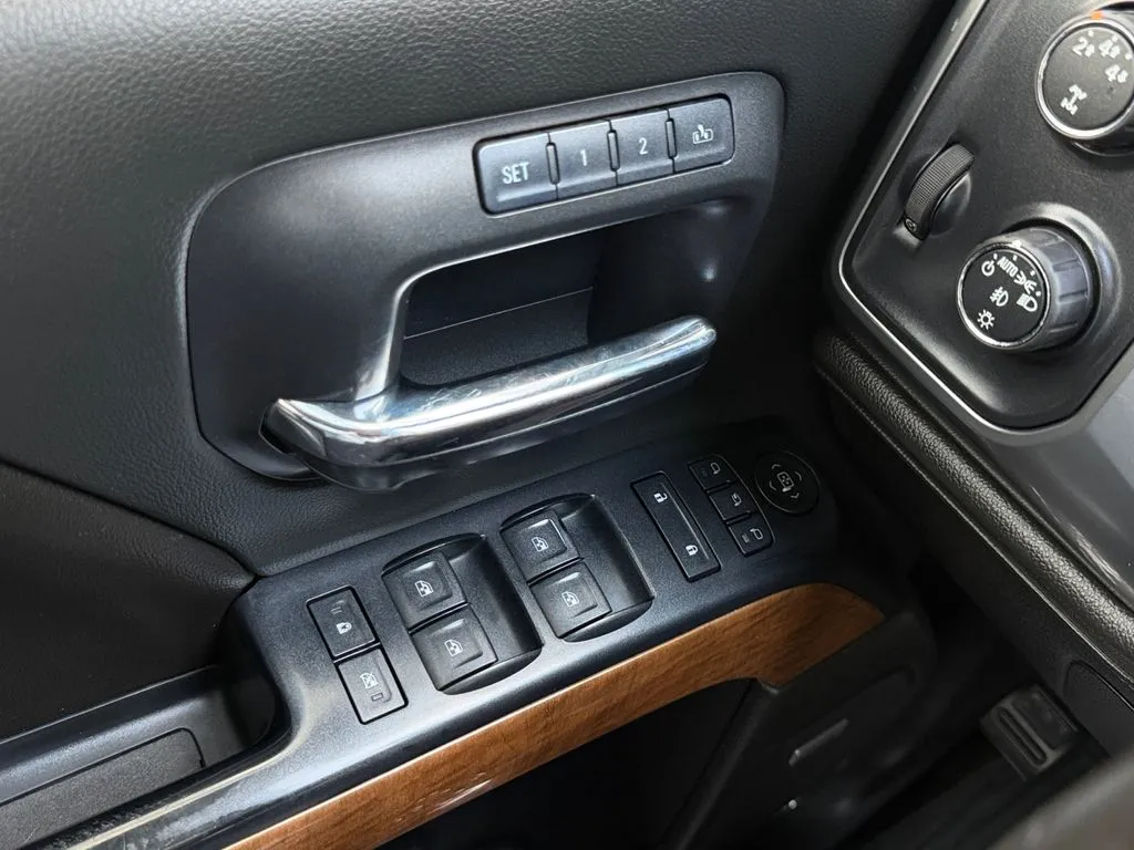 2016 Chevrolet Silverado 3500HD LTZ - Photo 11