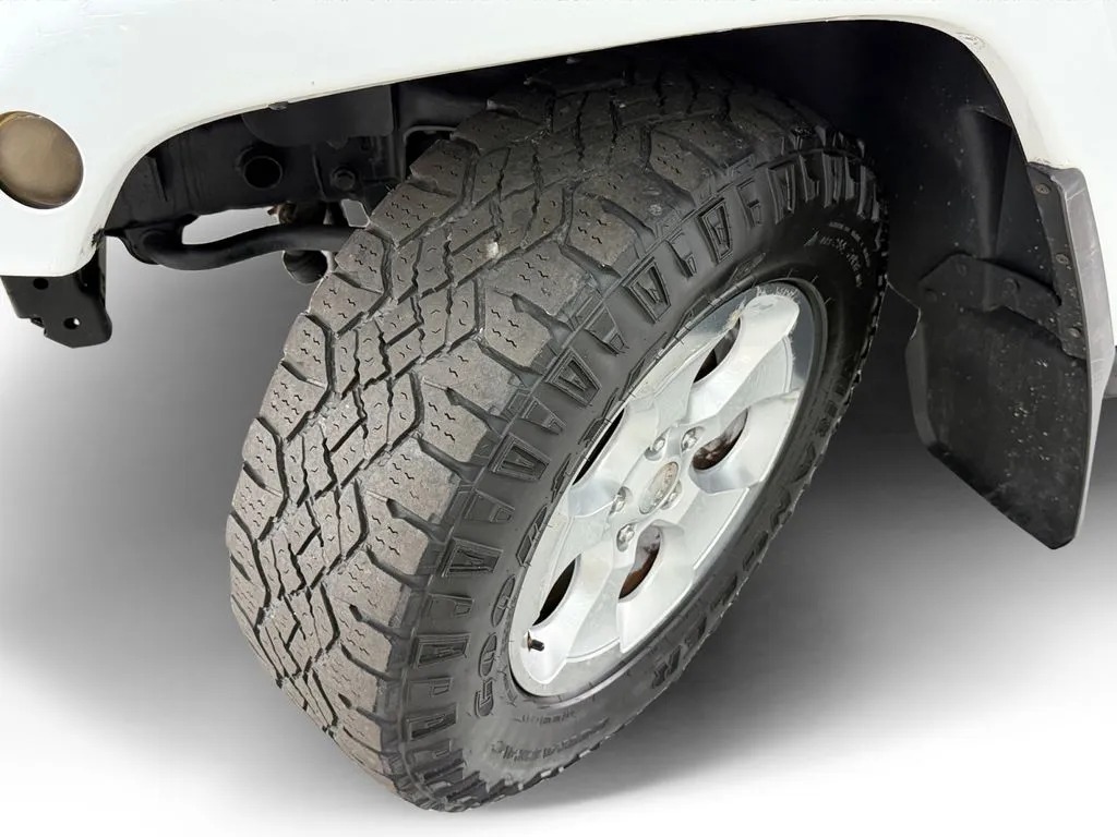 2014 Jeep Wrangler Unlimited Sahara - Photo 9