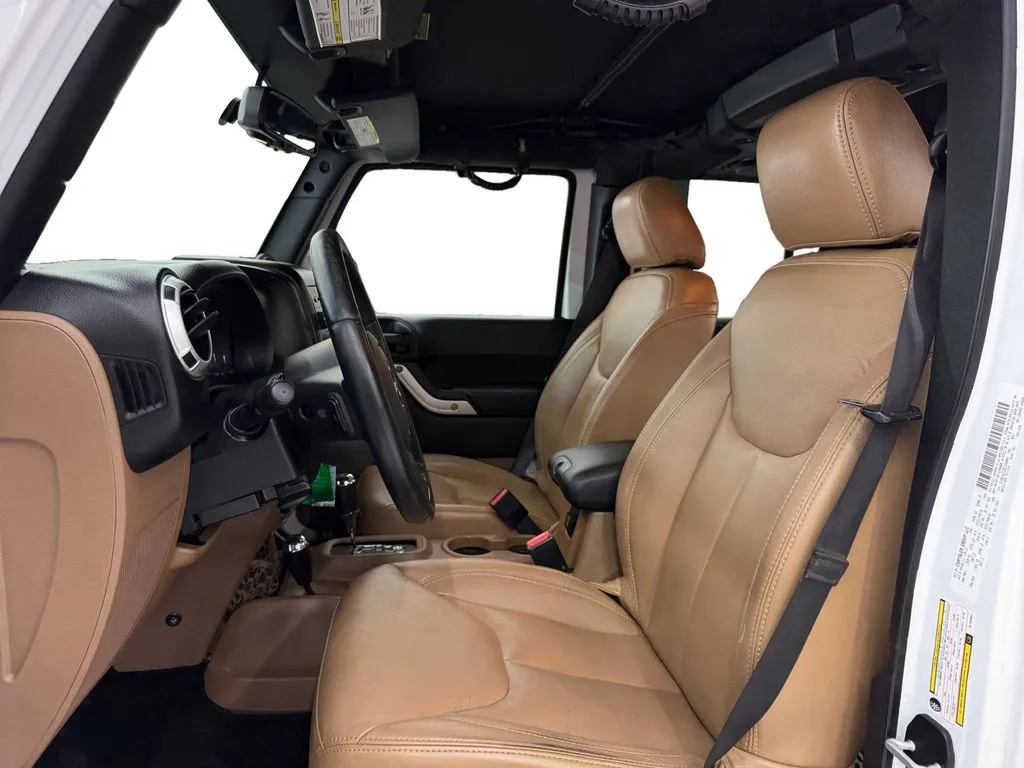 2014 Jeep Wrangler Unlimited Sahara - Photo 10