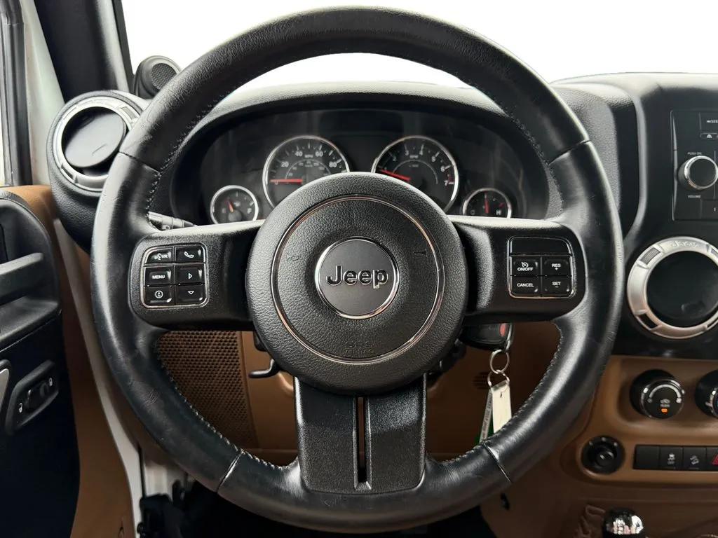 2014 Jeep Wrangler Unlimited Sahara - Photo 13
