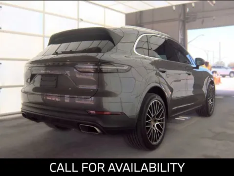 More photos of 2022 Porsche Cayenne at National Auto Mall, FL