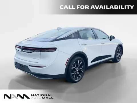 More photos of 2023 Toyota Crown Limited at National Auto Mall, FL