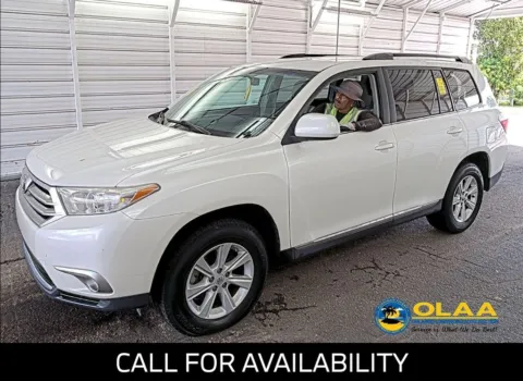 White 2013 Toyota Highlander Base Plus for sale in Merritt Island, FL